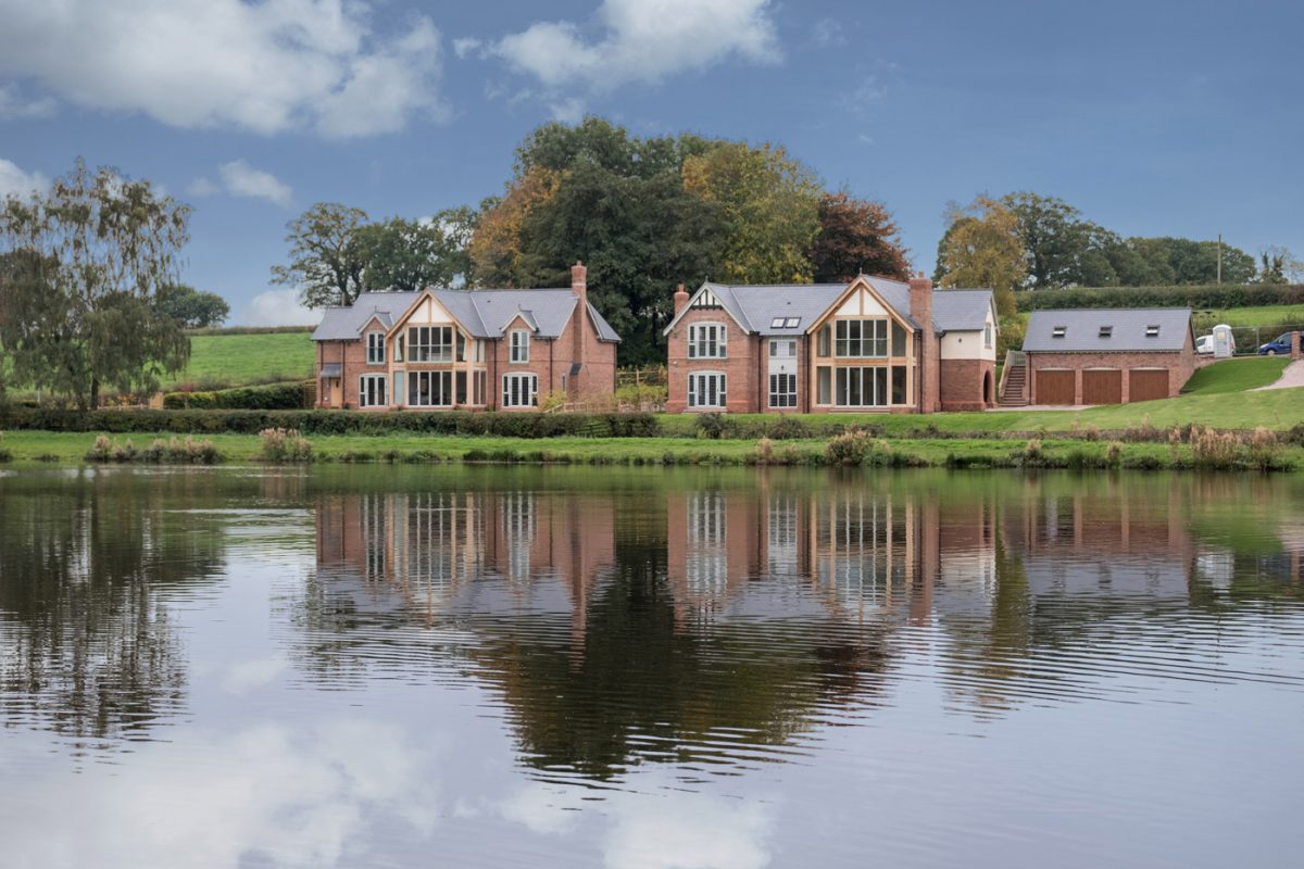 Luxury lakeside development achieves regional industry award